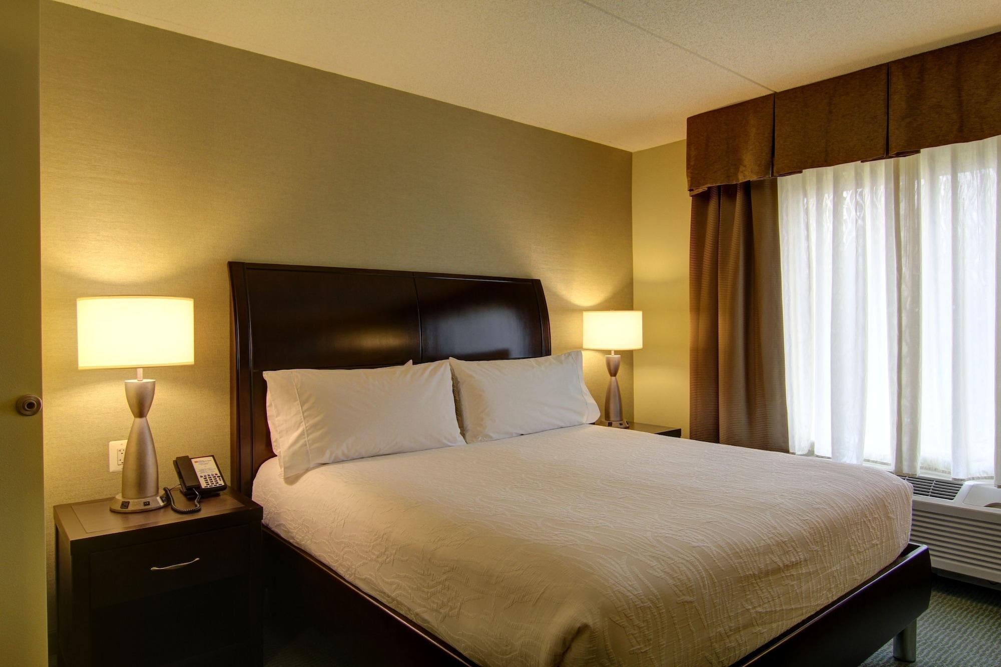 Hilton Garden Inn Woodbridge Exteriör bild