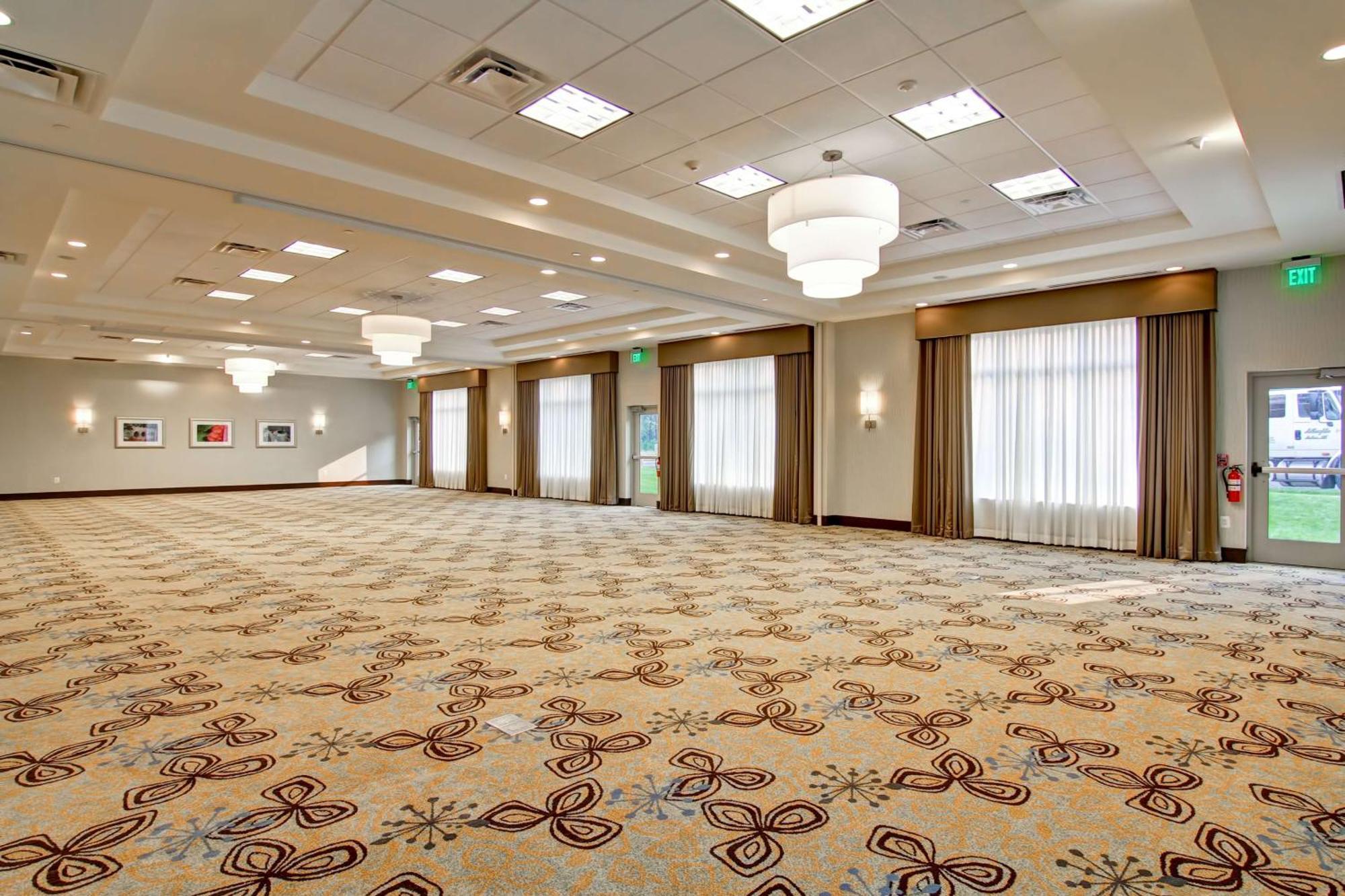 Hilton Garden Inn Woodbridge Exteriör bild
