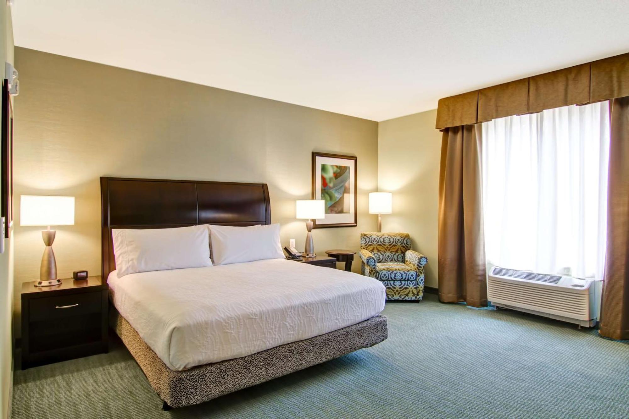 Hilton Garden Inn Woodbridge Exteriör bild