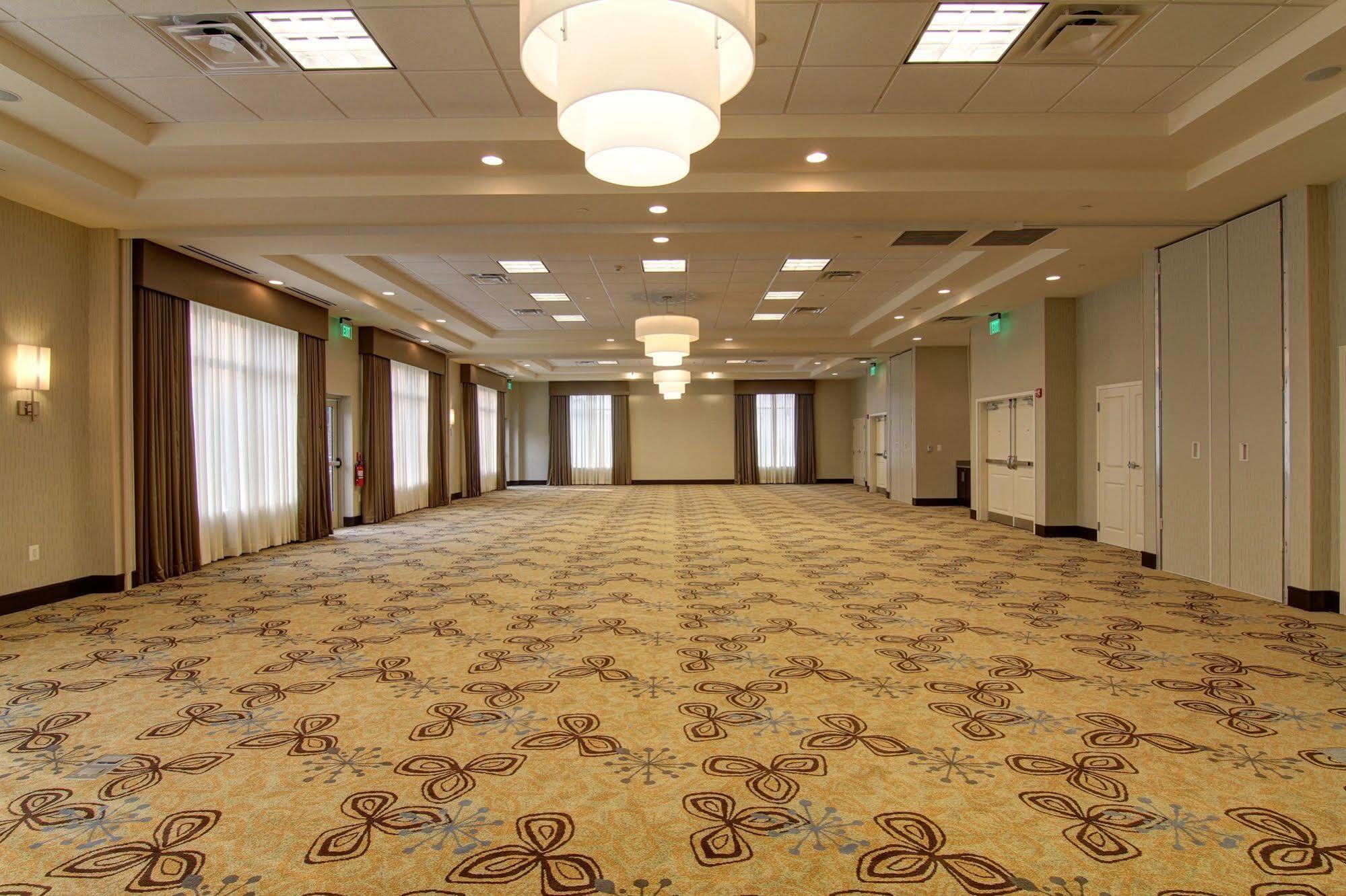 Hilton Garden Inn Woodbridge Exteriör bild